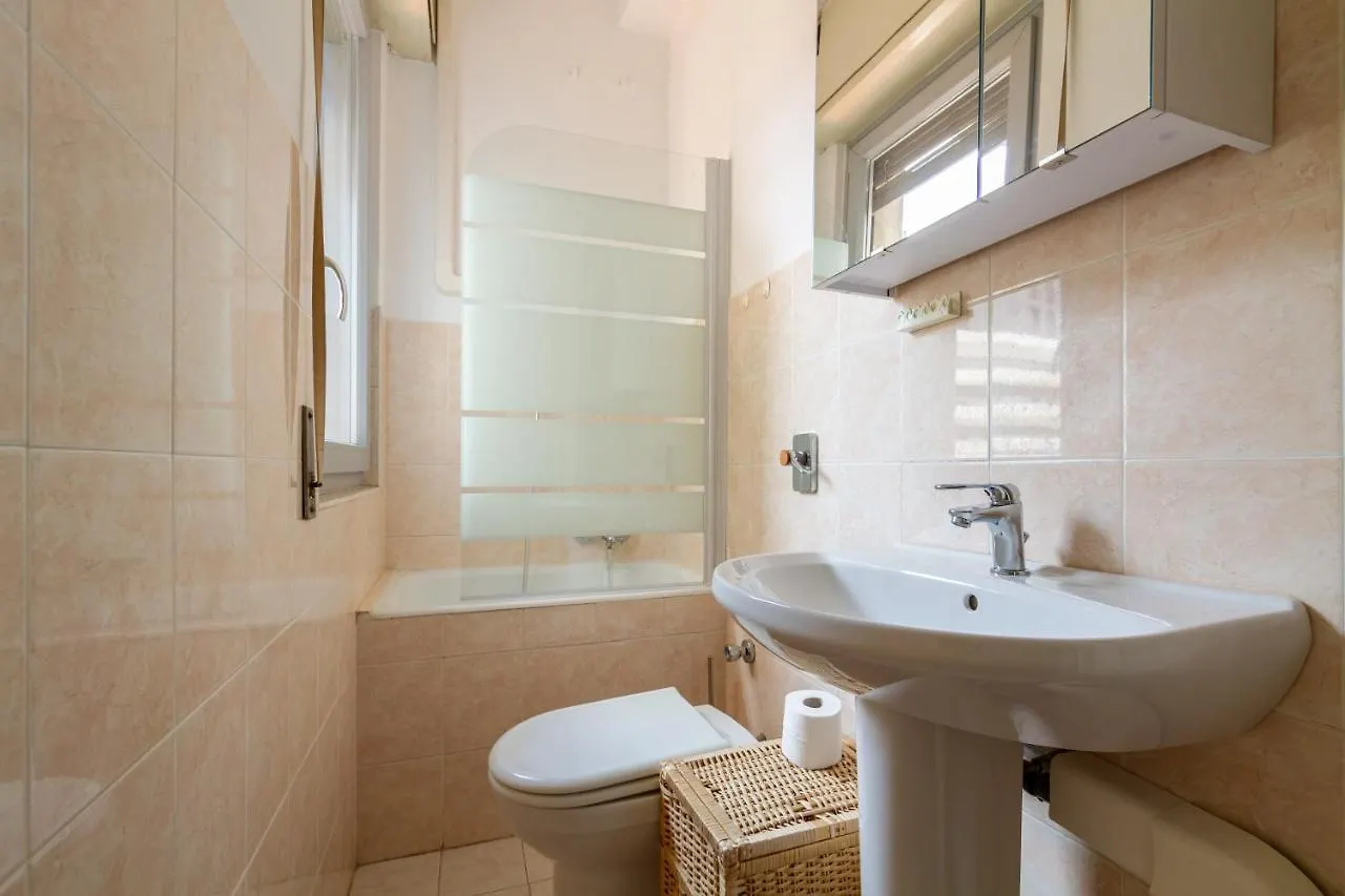 Apartment Palazzo Lombardia - Central Station - Bighome Milan Italy