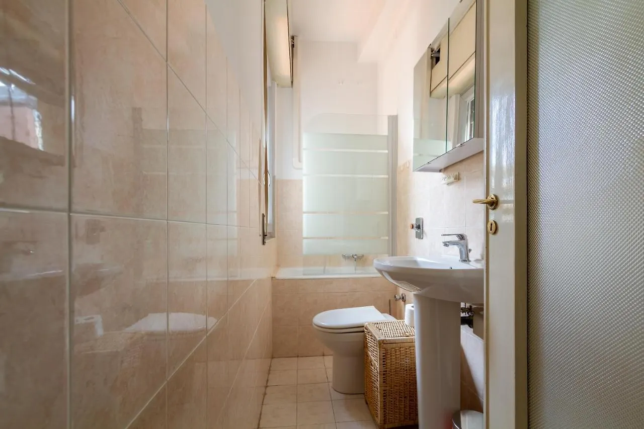 Palazzo Lombardia - Central Station - Bighome Milan Apartment