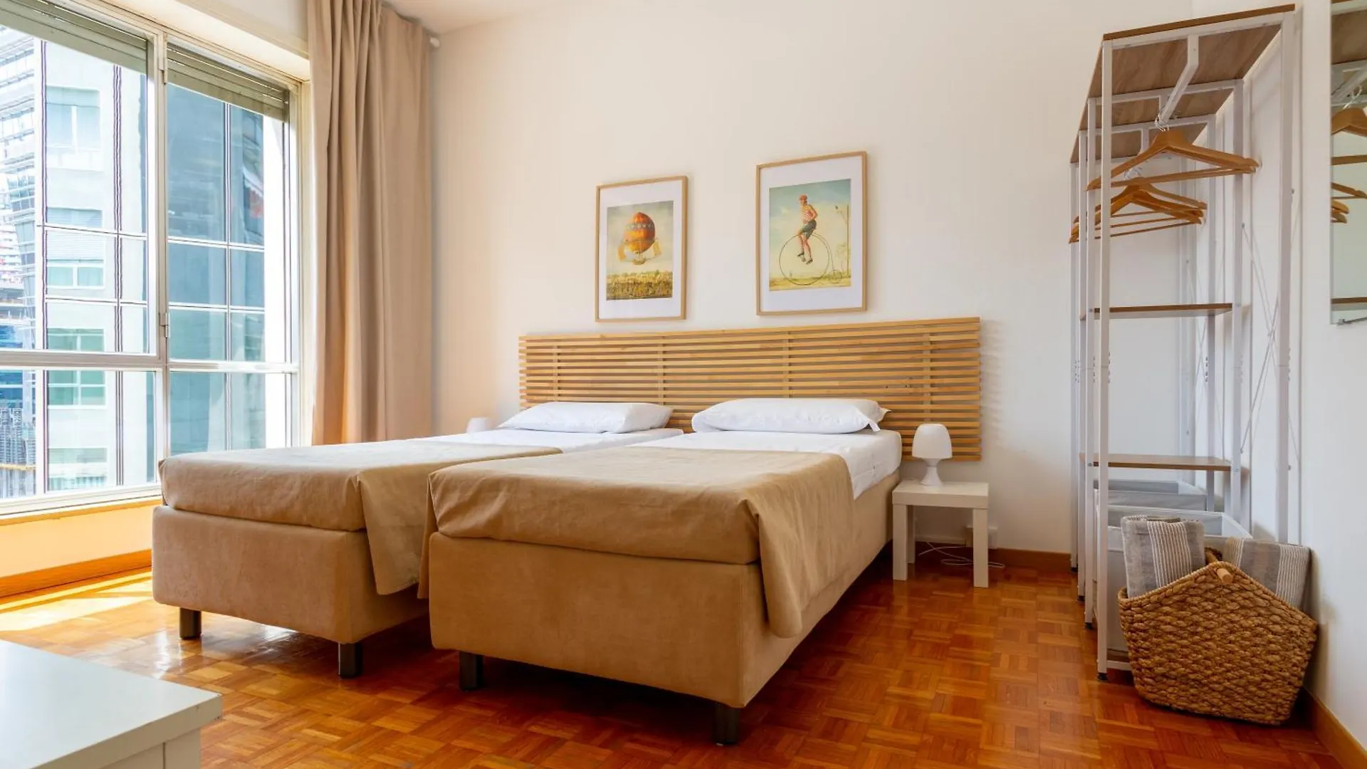 Palazzo Lombardia - Central Station - Bighome Milan 0*,  Italy